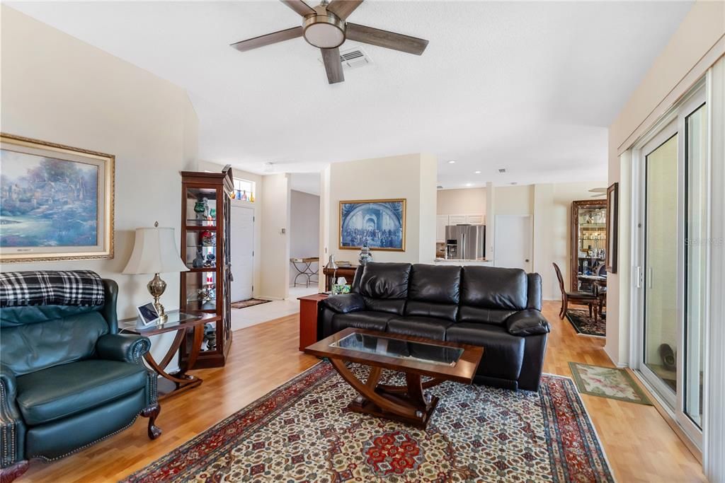 For Sale: $705,000 (3 beds, 2 baths, 1661 Square Feet)