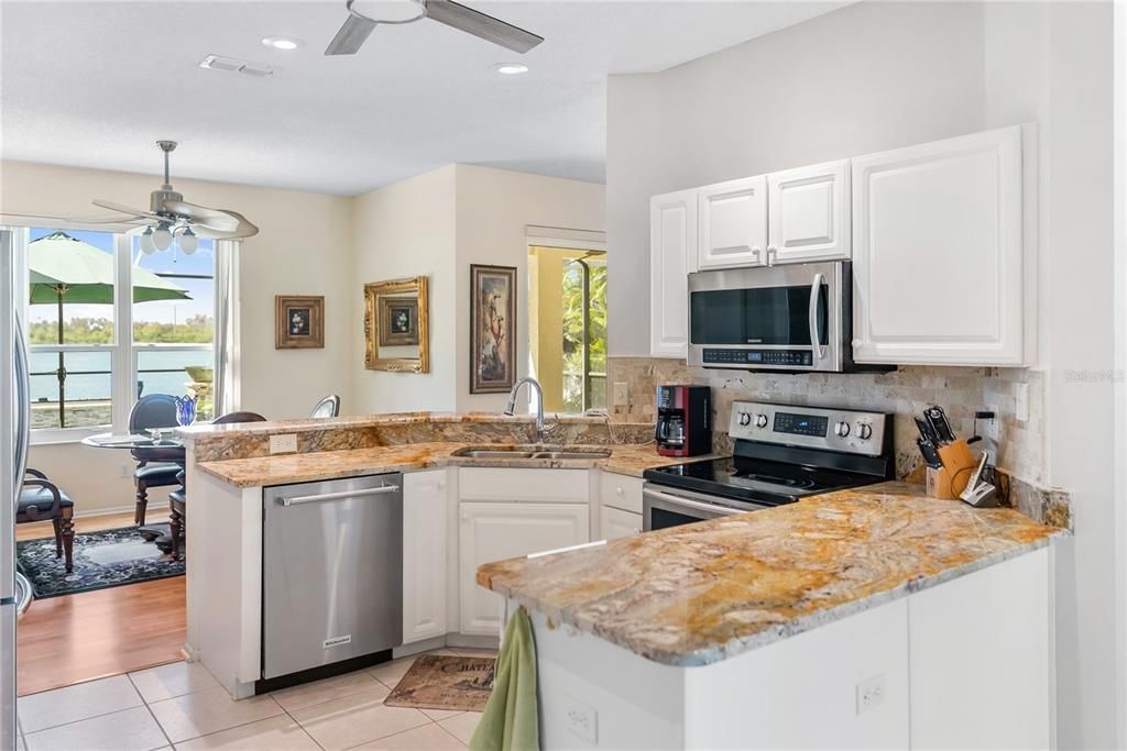 For Sale: $705,000 (3 beds, 2 baths, 1661 Square Feet)