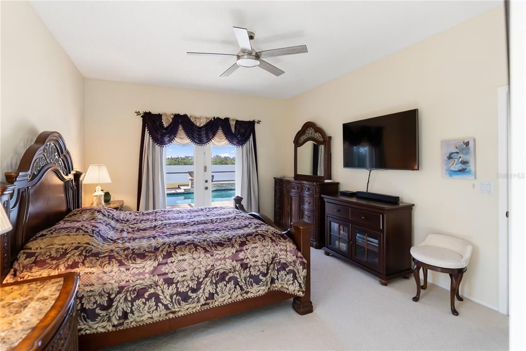 For Sale: $705,000 (3 beds, 2 baths, 1661 Square Feet)