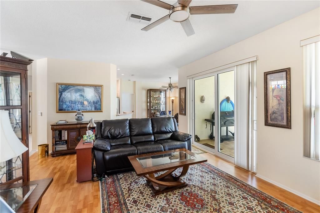 For Sale: $705,000 (3 beds, 2 baths, 1661 Square Feet)