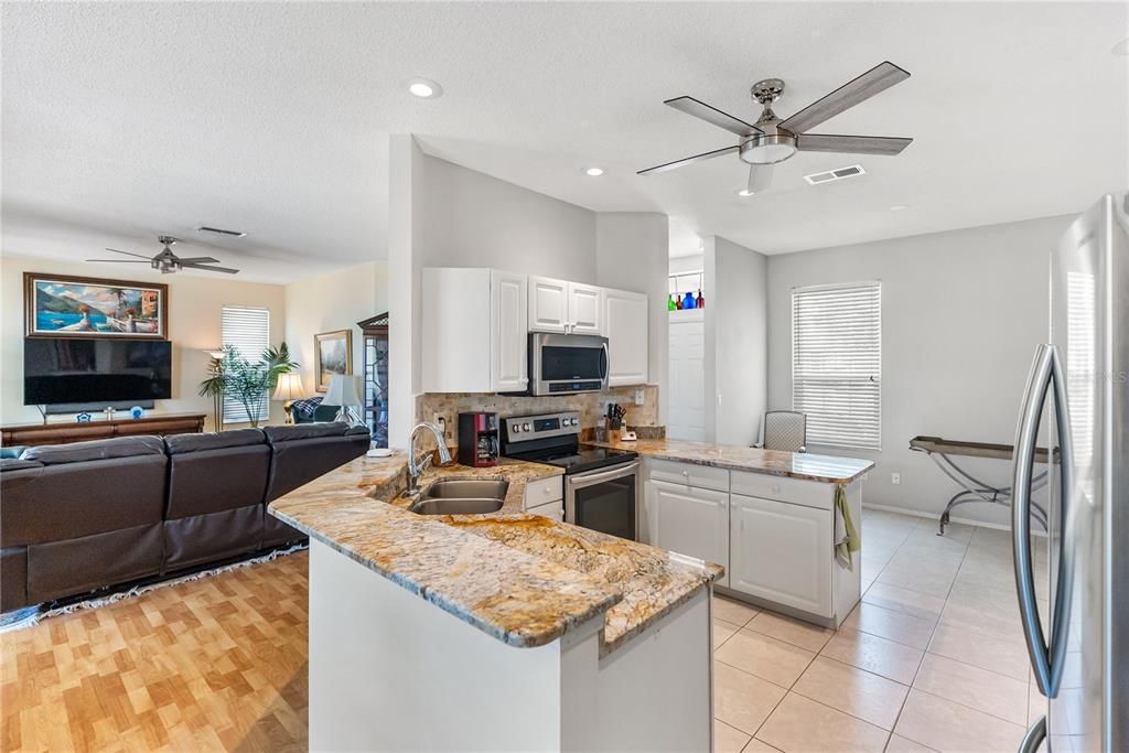 For Sale: $705,000 (3 beds, 2 baths, 1661 Square Feet)