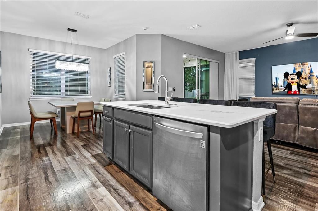 En Venta: $520,000 (3 camas, 2 baños, 1681 Pies cuadrados)