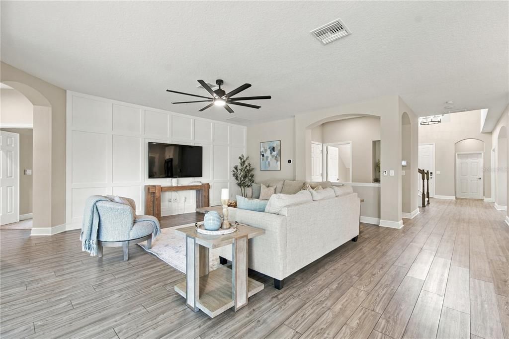 For Sale: $879,900 (5 beds, 4 baths, 4219 Square Feet)
