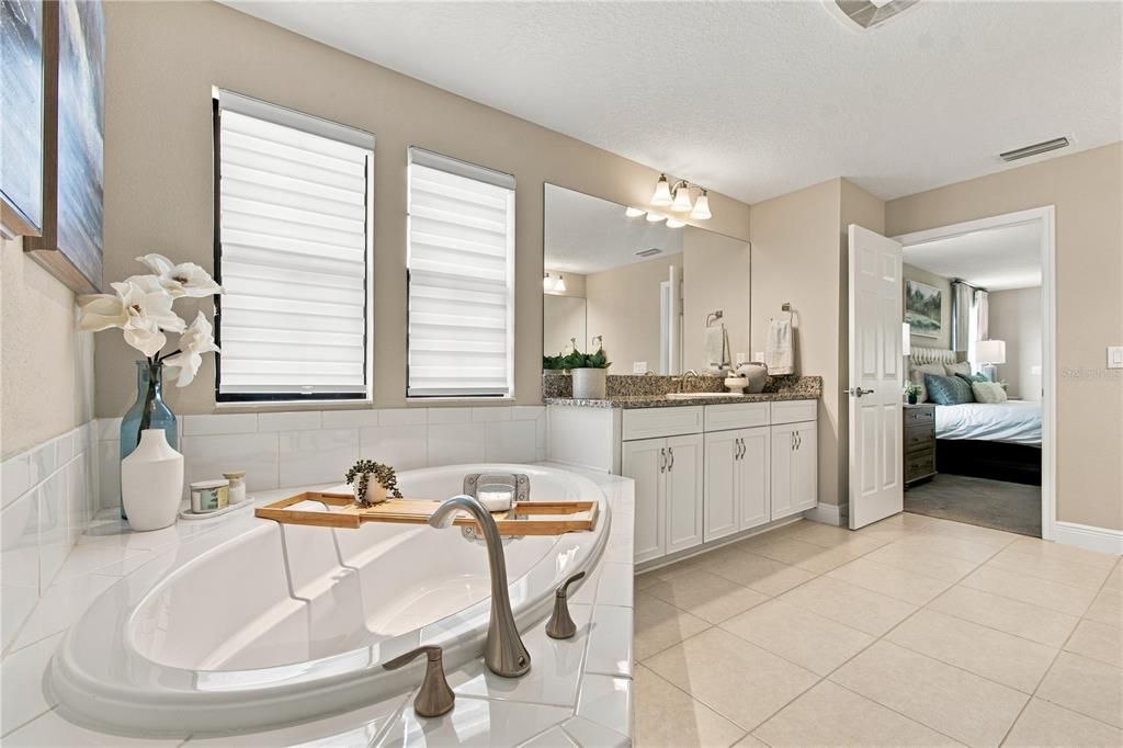 For Sale: $879,900 (5 beds, 4 baths, 4219 Square Feet)