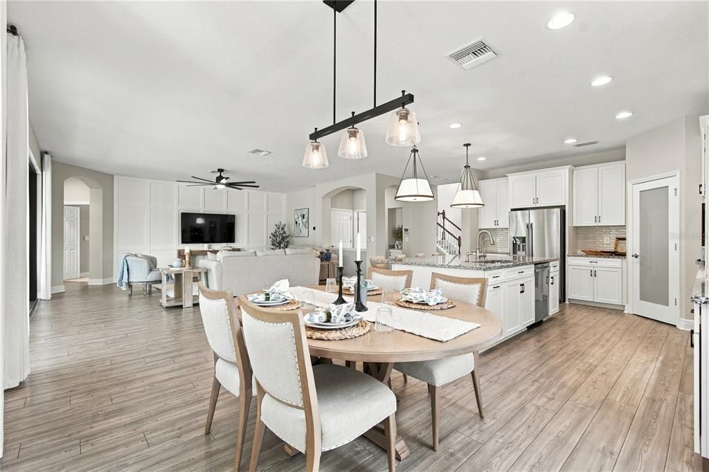 For Sale: $879,900 (5 beds, 4 baths, 4219 Square Feet)
