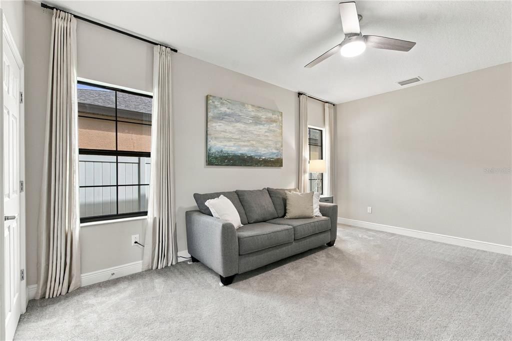 For Sale: $879,900 (5 beds, 4 baths, 4219 Square Feet)