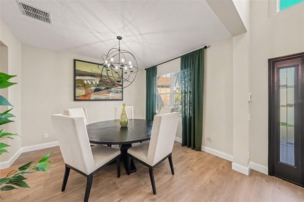 For Sale: $690,000 (5 beds, 4 baths, 3531 Square Feet)