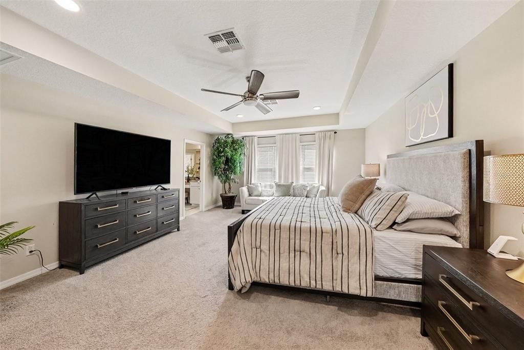 For Sale: $690,000 (5 beds, 4 baths, 3531 Square Feet)