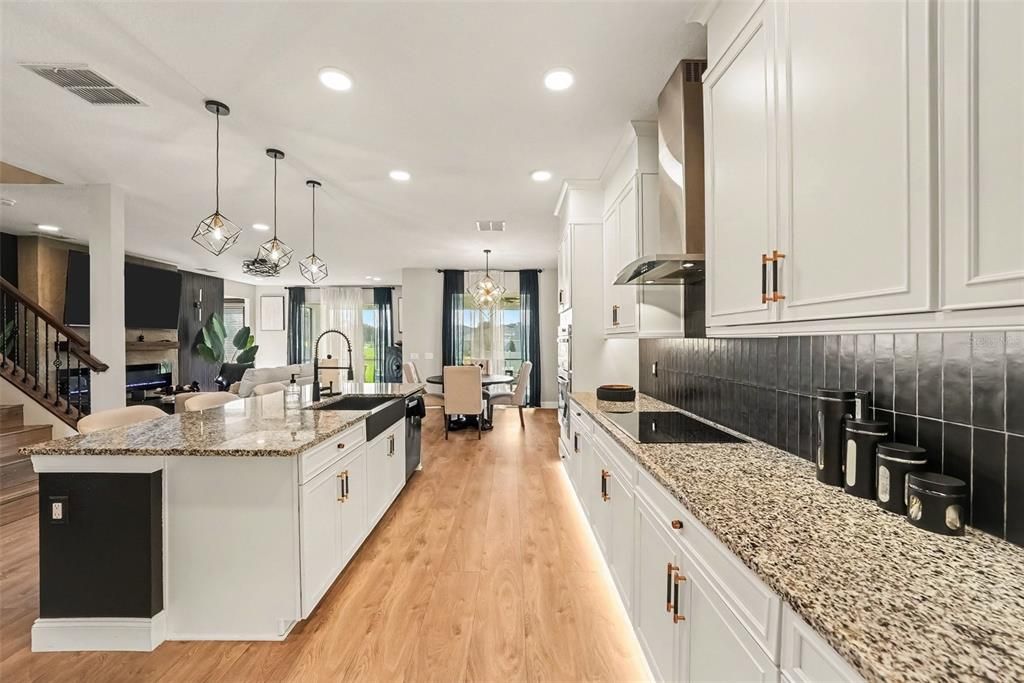For Sale: $690,000 (5 beds, 4 baths, 3531 Square Feet)