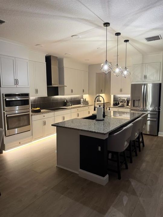 For Sale: $690,000 (5 beds, 4 baths, 3531 Square Feet)