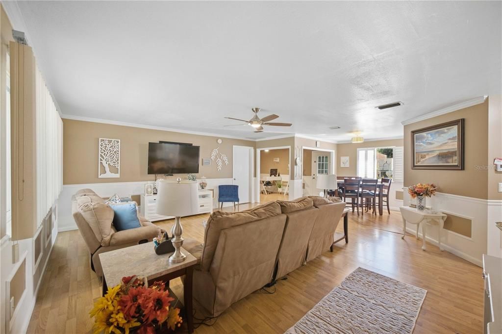 For Sale: $225,000 (2 beds, 2 baths, 1432 Square Feet)