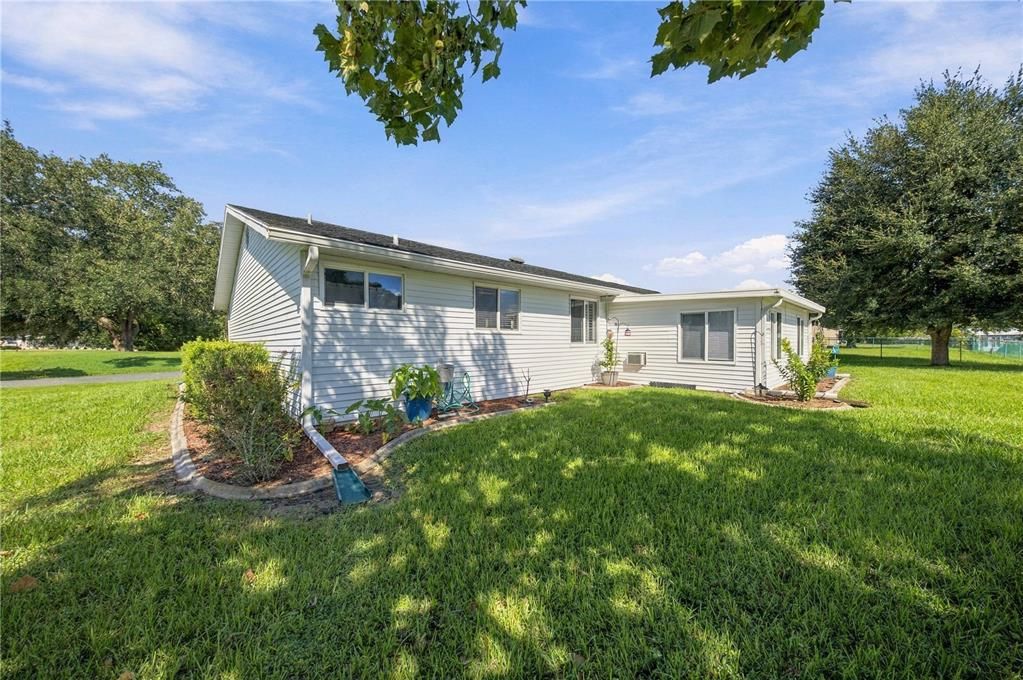 For Sale: $225,000 (2 beds, 2 baths, 1432 Square Feet)