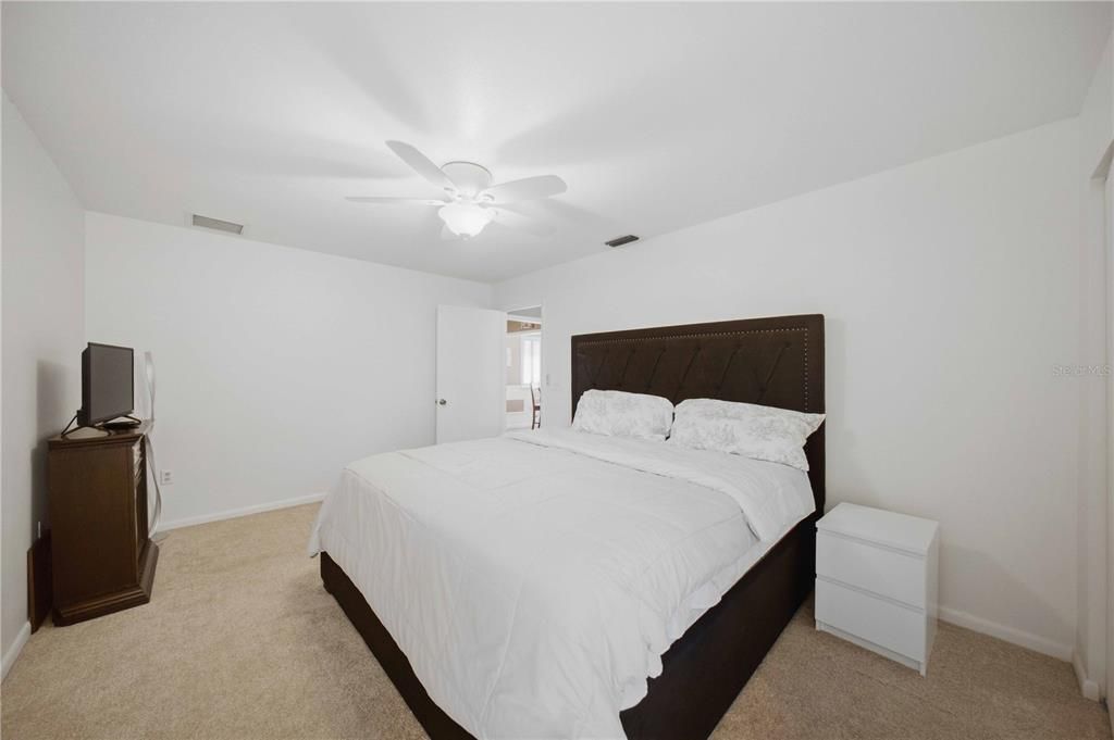 For Sale: $225,000 (2 beds, 2 baths, 1432 Square Feet)