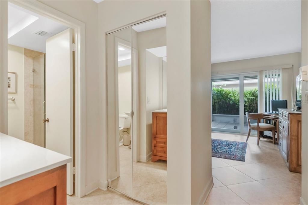 For Sale: $285,000 (2 beds, 2 baths, 1030 Square Feet)