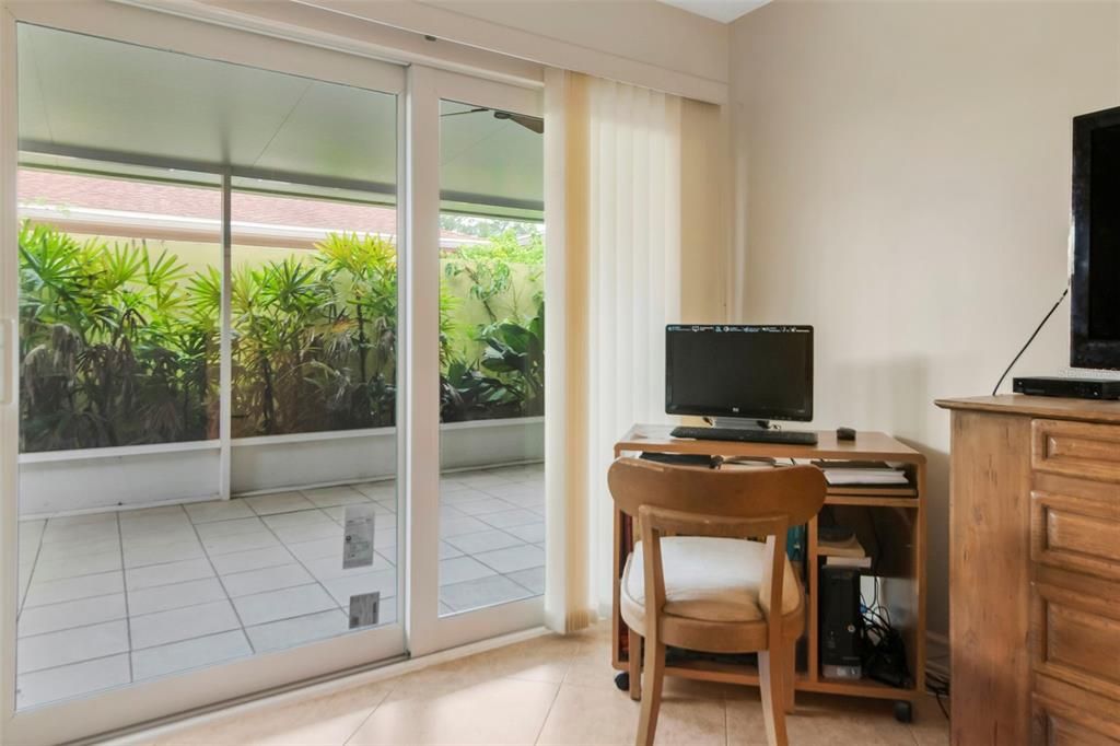 For Sale: $285,000 (2 beds, 2 baths, 1030 Square Feet)