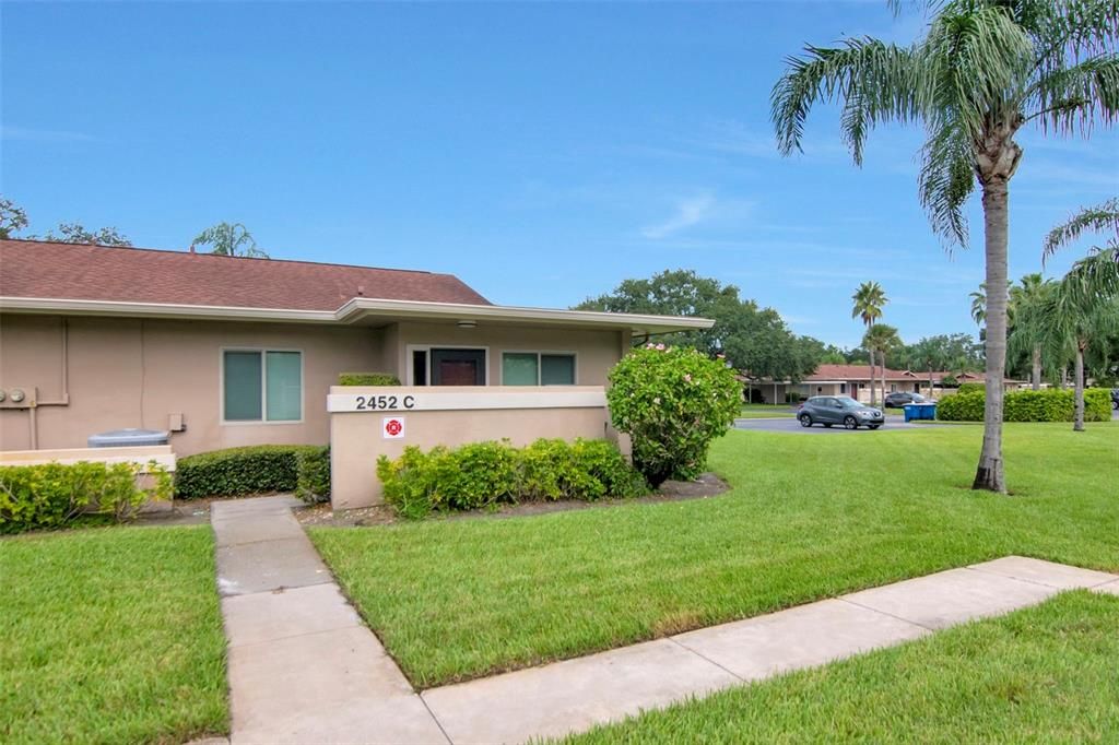 For Sale: $285,000 (2 beds, 2 baths, 1030 Square Feet)