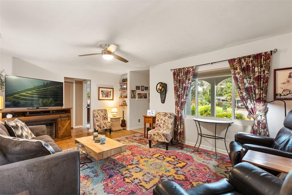 На продажу: $575,000 (5 спален, 3 ванн, 2771 Квадратных фут)