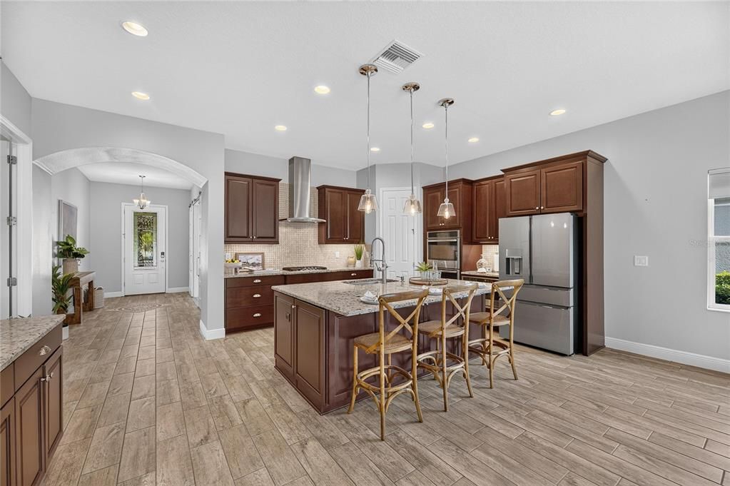 For Sale: $569,000 (4 beds, 2 baths, 2543 Square Feet)