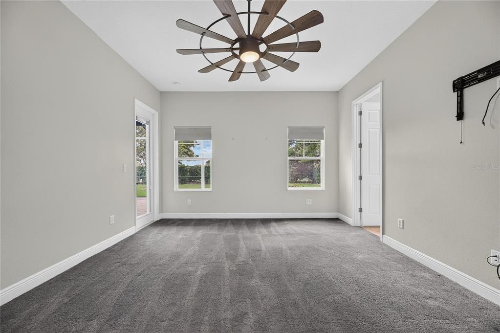 For Sale: $569,000 (4 beds, 2 baths, 2543 Square Feet)