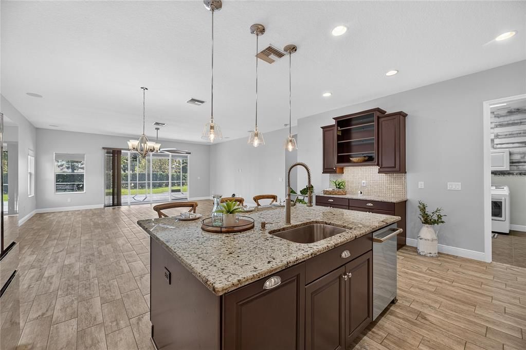For Sale: $569,000 (4 beds, 2 baths, 2543 Square Feet)