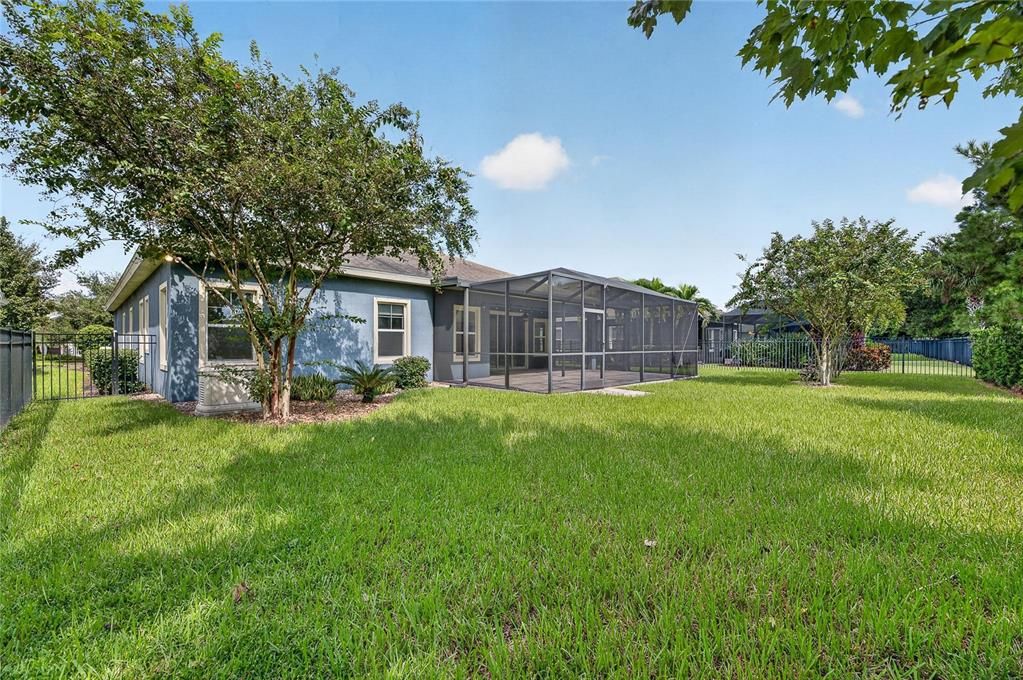 For Sale: $569,000 (4 beds, 2 baths, 2543 Square Feet)