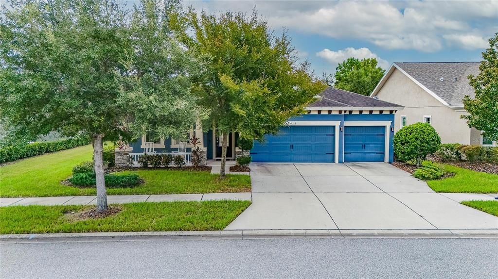 For Sale: $569,000 (4 beds, 2 baths, 2543 Square Feet)
