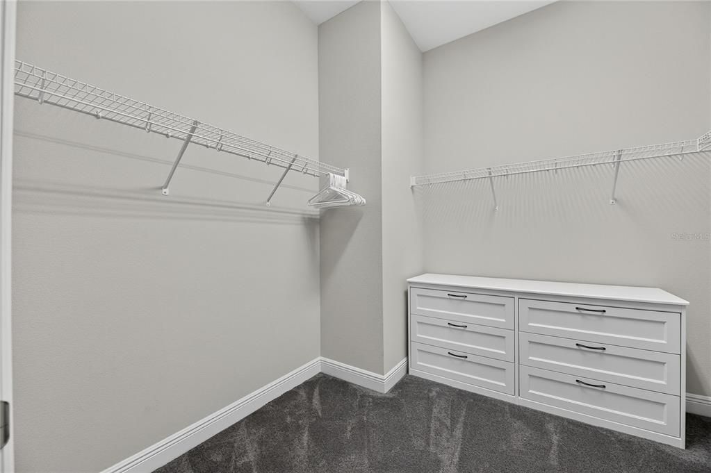 For Sale: $569,000 (4 beds, 2 baths, 2543 Square Feet)