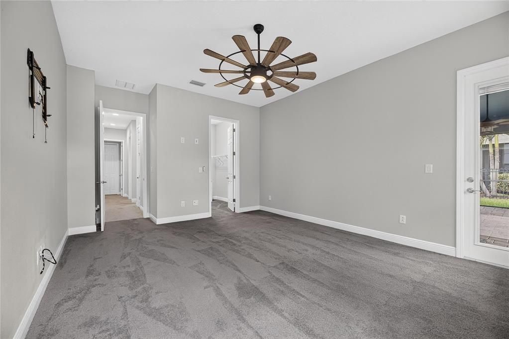For Sale: $569,000 (4 beds, 2 baths, 2543 Square Feet)