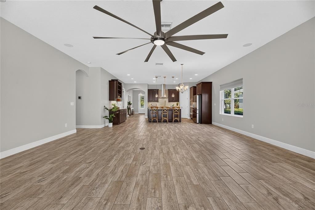 For Sale: $569,000 (4 beds, 2 baths, 2543 Square Feet)