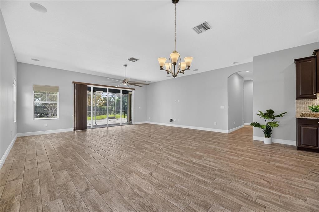 For Sale: $569,000 (4 beds, 2 baths, 2543 Square Feet)
