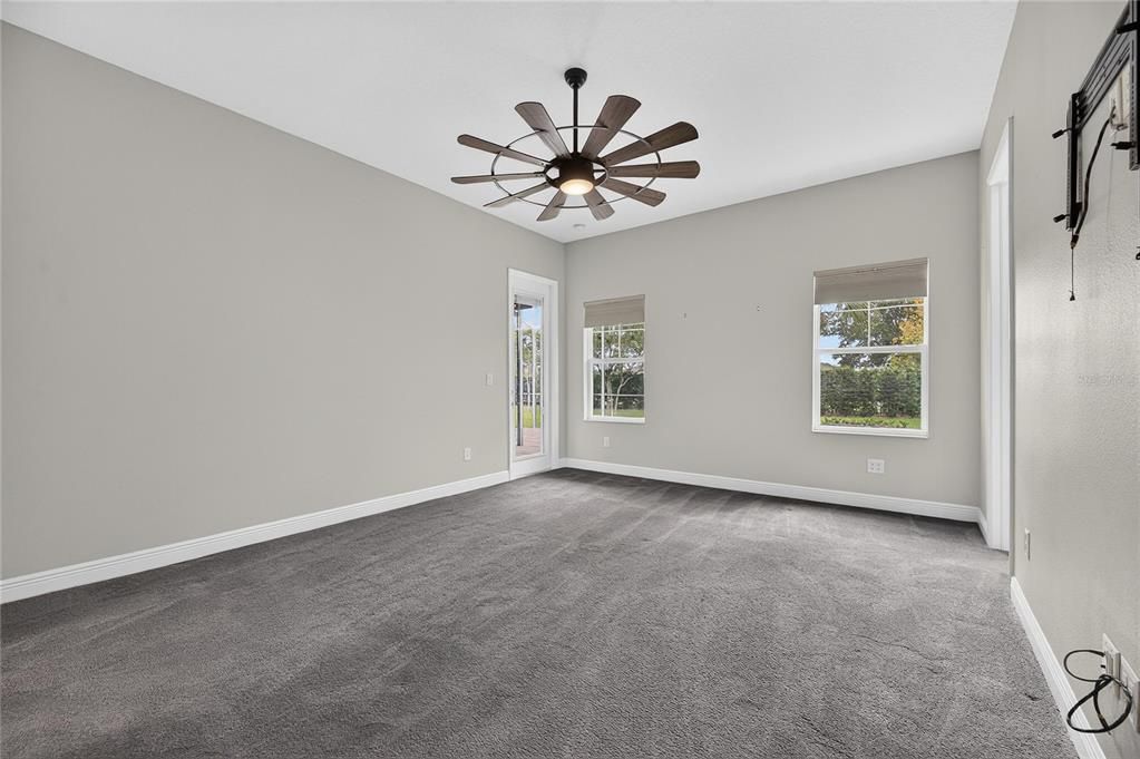 For Sale: $569,000 (4 beds, 2 baths, 2543 Square Feet)