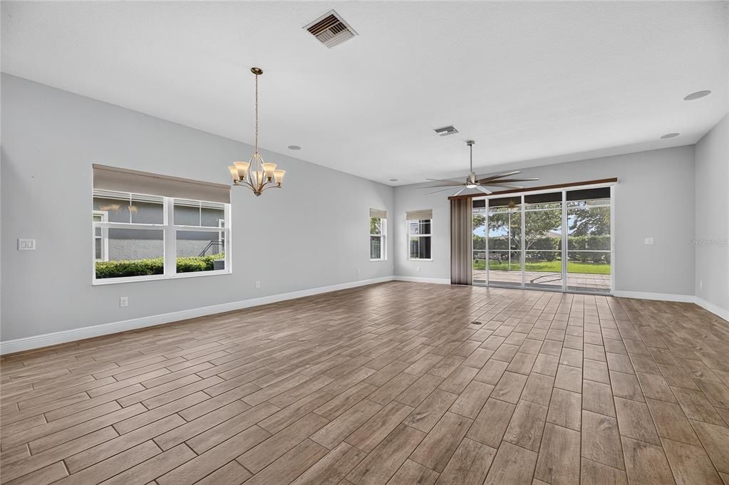 For Sale: $569,000 (4 beds, 2 baths, 2543 Square Feet)