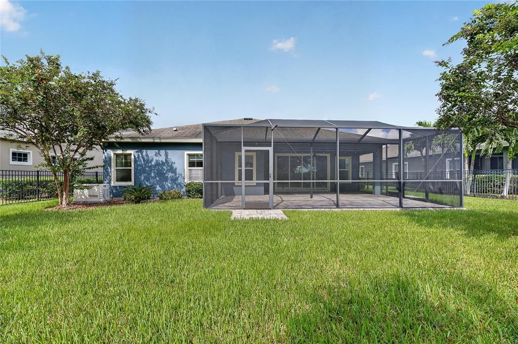 For Sale: $569,000 (4 beds, 2 baths, 2543 Square Feet)