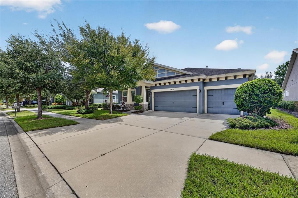 For Sale: $569,000 (4 beds, 2 baths, 2543 Square Feet)