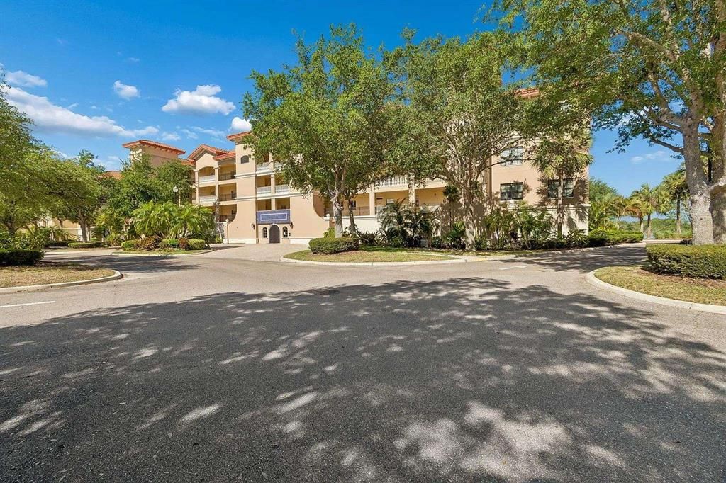 For Sale: $389,900 (2 beds, 2 baths, 1762 Square Feet)