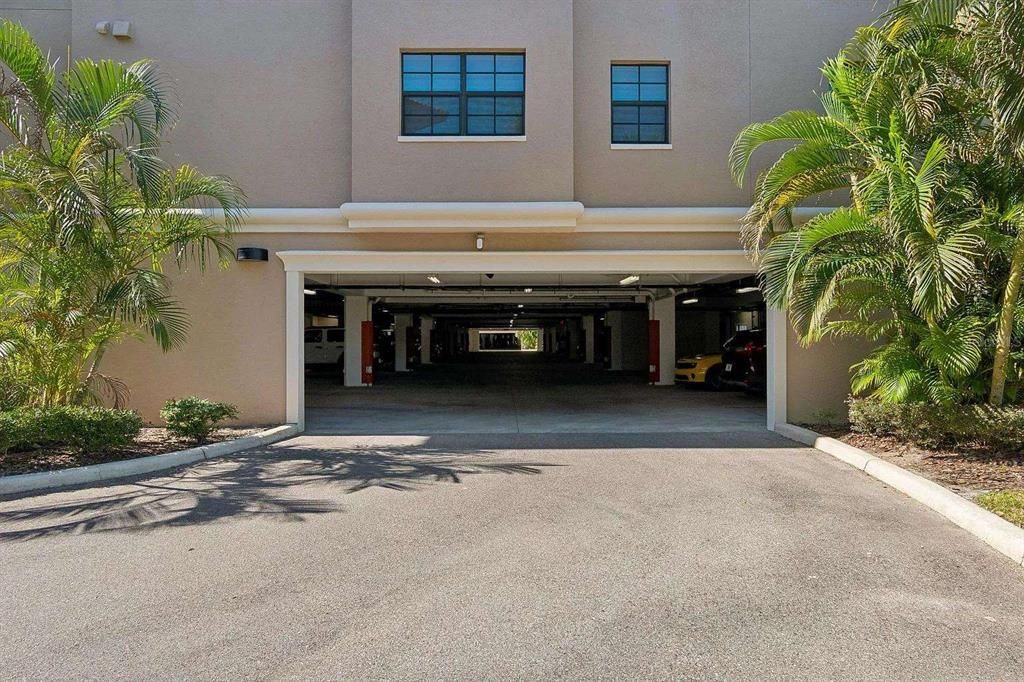 For Sale: $389,900 (2 beds, 2 baths, 1762 Square Feet)