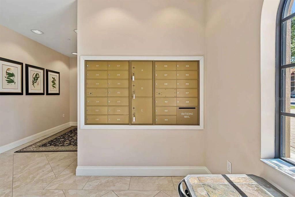 For Sale: $389,900 (2 beds, 2 baths, 1762 Square Feet)