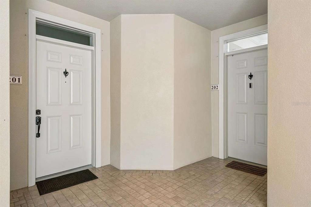 For Sale: $389,900 (2 beds, 2 baths, 1762 Square Feet)
