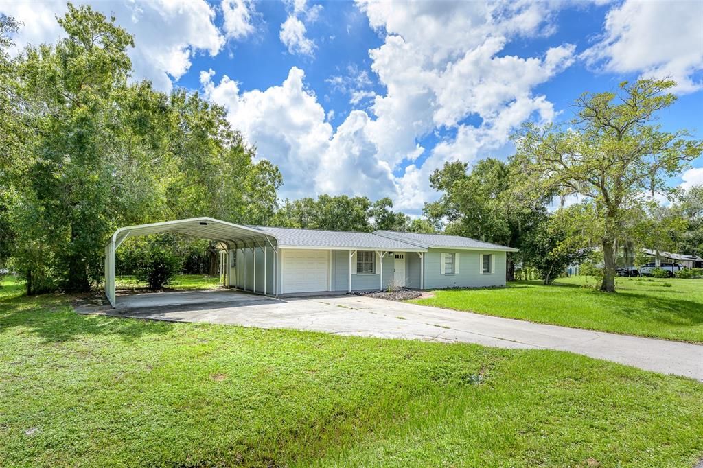 For Sale: $325,000 (3 beds, 2 baths, 1208 Square Feet)