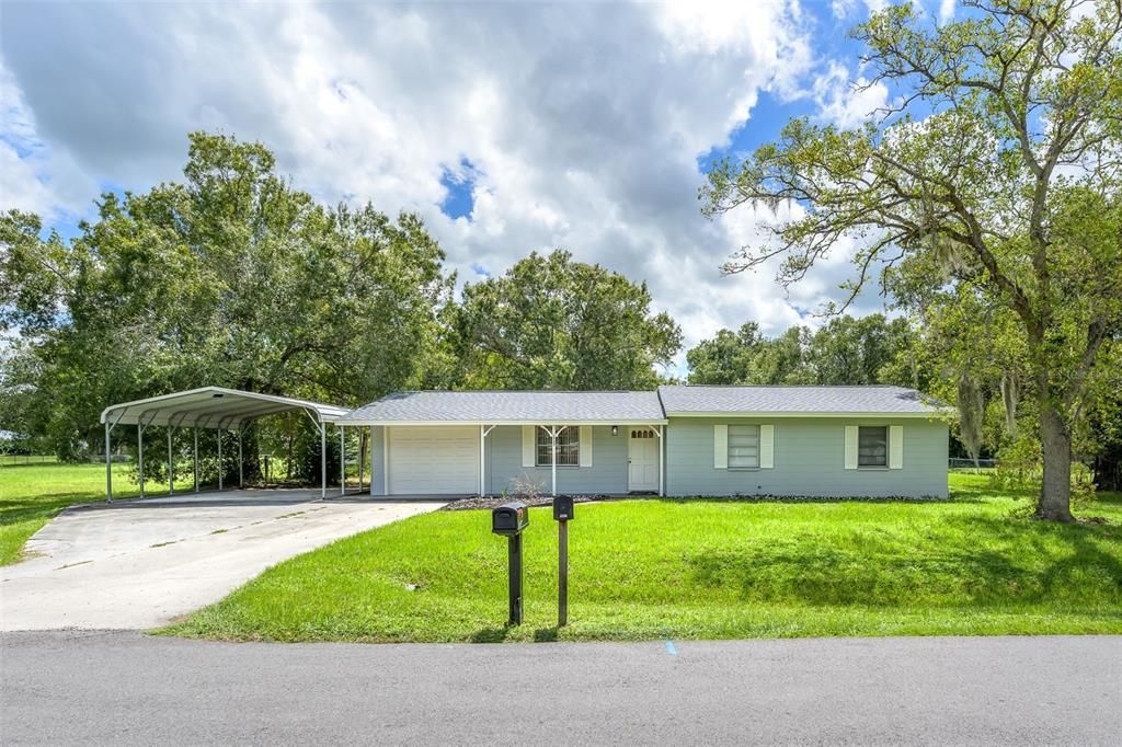 For Sale: $325,000 (3 beds, 2 baths, 1208 Square Feet)