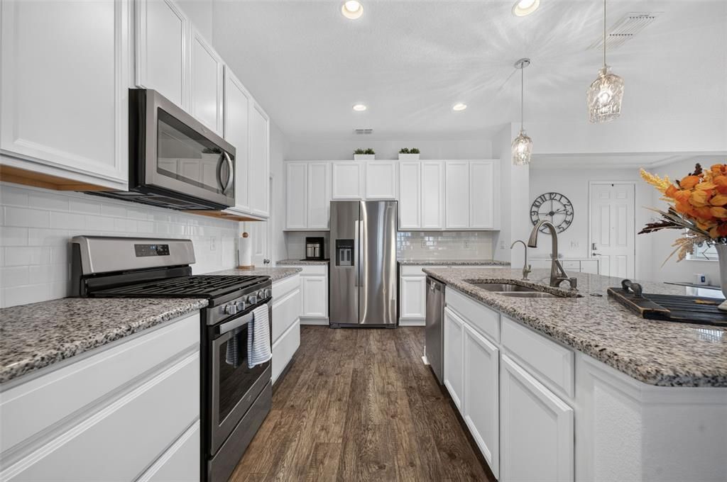 Active With Contract: $459,900 (3 beds, 2 baths, 1937 Square Feet)