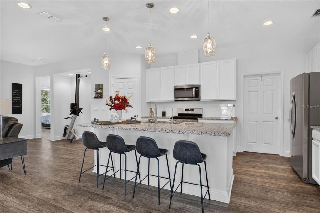 Active With Contract: $459,900 (3 beds, 2 baths, 1937 Square Feet)