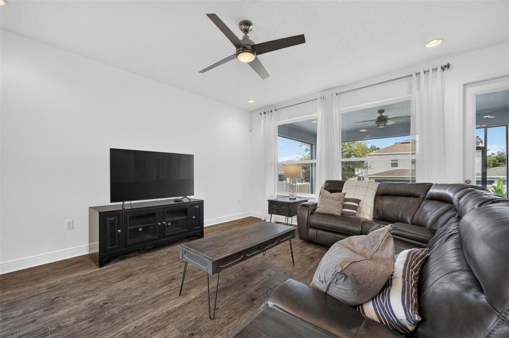 Active With Contract: $459,900 (3 beds, 2 baths, 1937 Square Feet)
