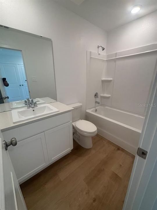 В аренду: $1,900 (3 спален, 2 ванн, 1386 Квадратных фут)
