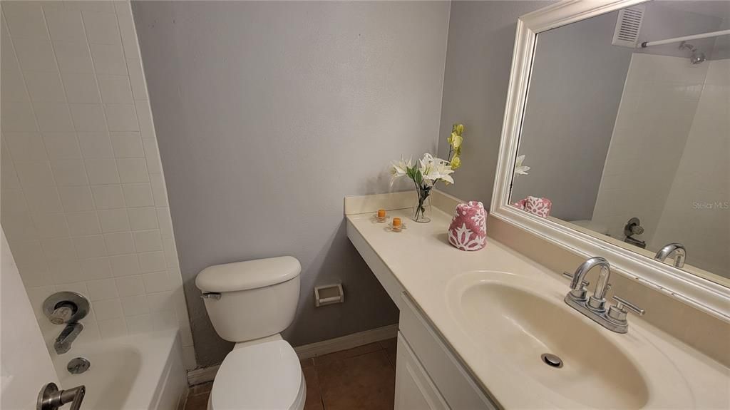 For Rent: $1,749 (3 beds, 2 baths, 893 Square Feet)