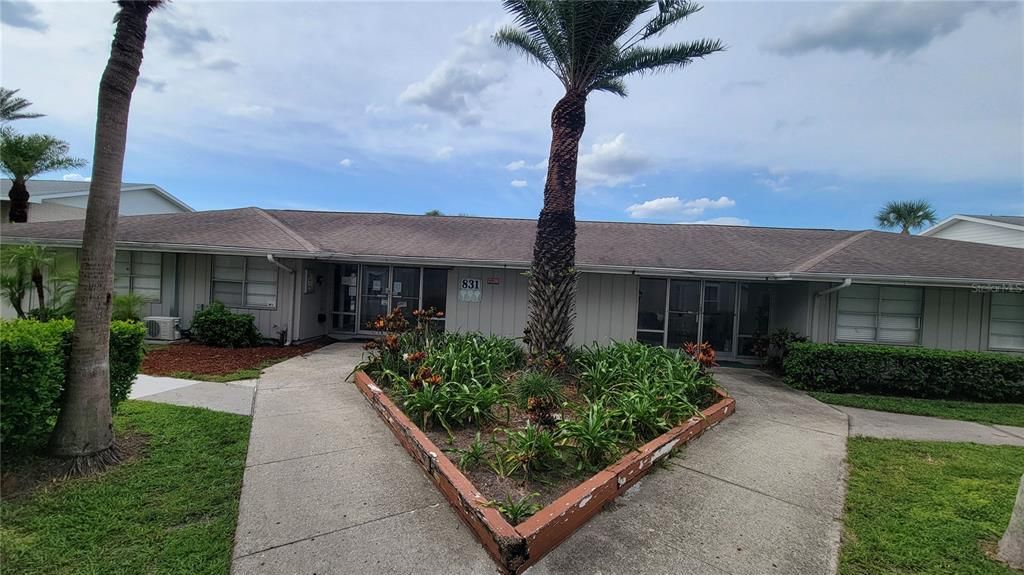 For Rent: $1,749 (3 beds, 2 baths, 893 Square Feet)