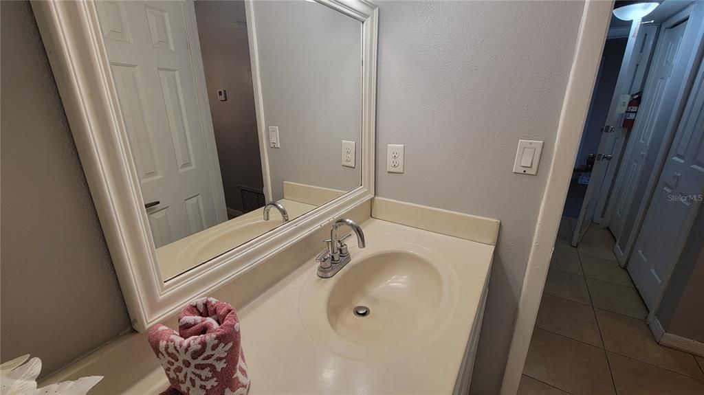 For Rent: $1,749 (3 beds, 2 baths, 893 Square Feet)