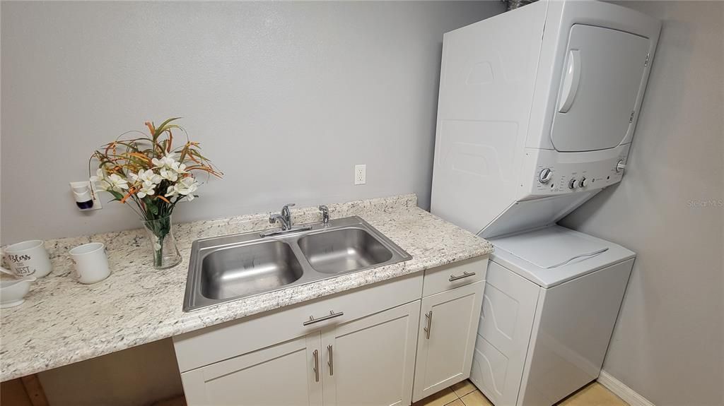 For Rent: $1,749 (3 beds, 2 baths, 893 Square Feet)