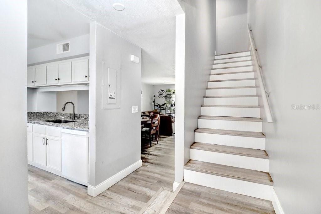 For Sale: $229,000 (3 beds, 2 baths, 1192 Square Feet)