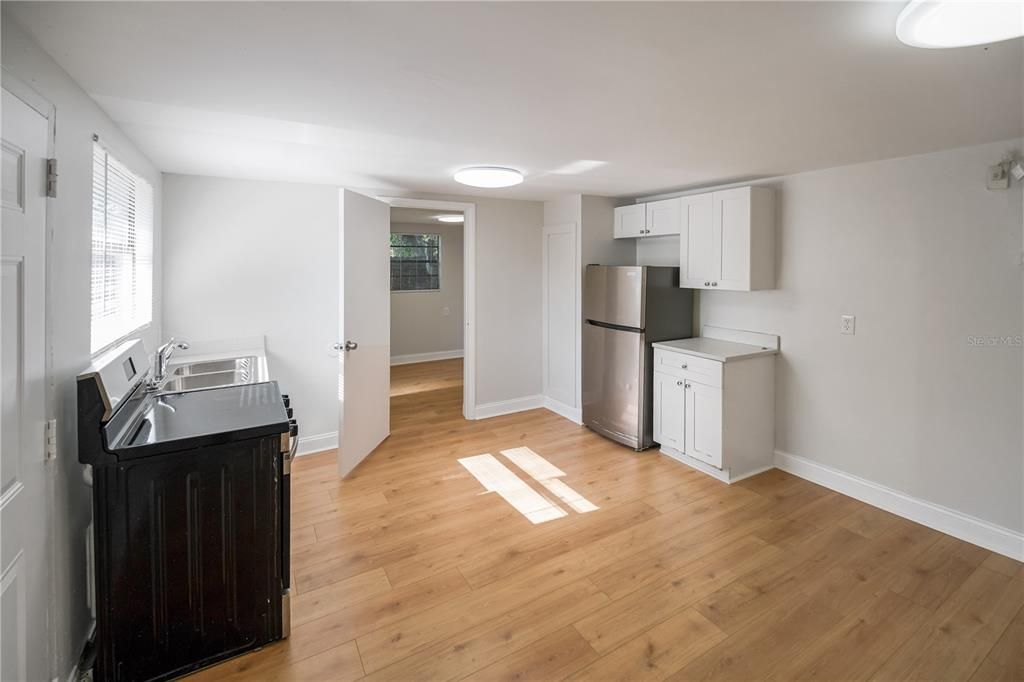 En Venta: $235,000 (4 camas, 2 baños, 1366 Pies cuadrados)